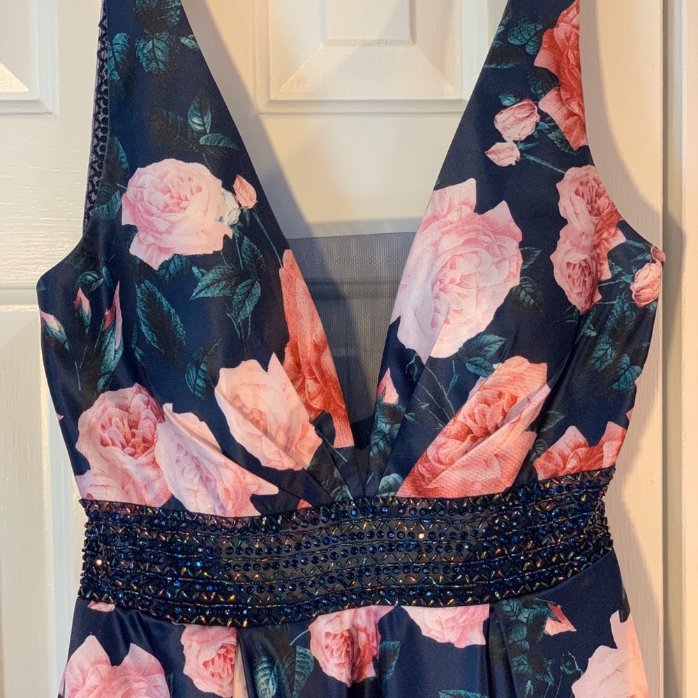 Dave and Johnny Size 5/6 prom dress